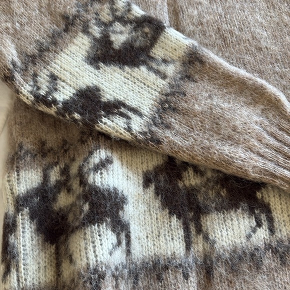 Alafoss Icewool sweater 🫎 - Picture 2 of 9